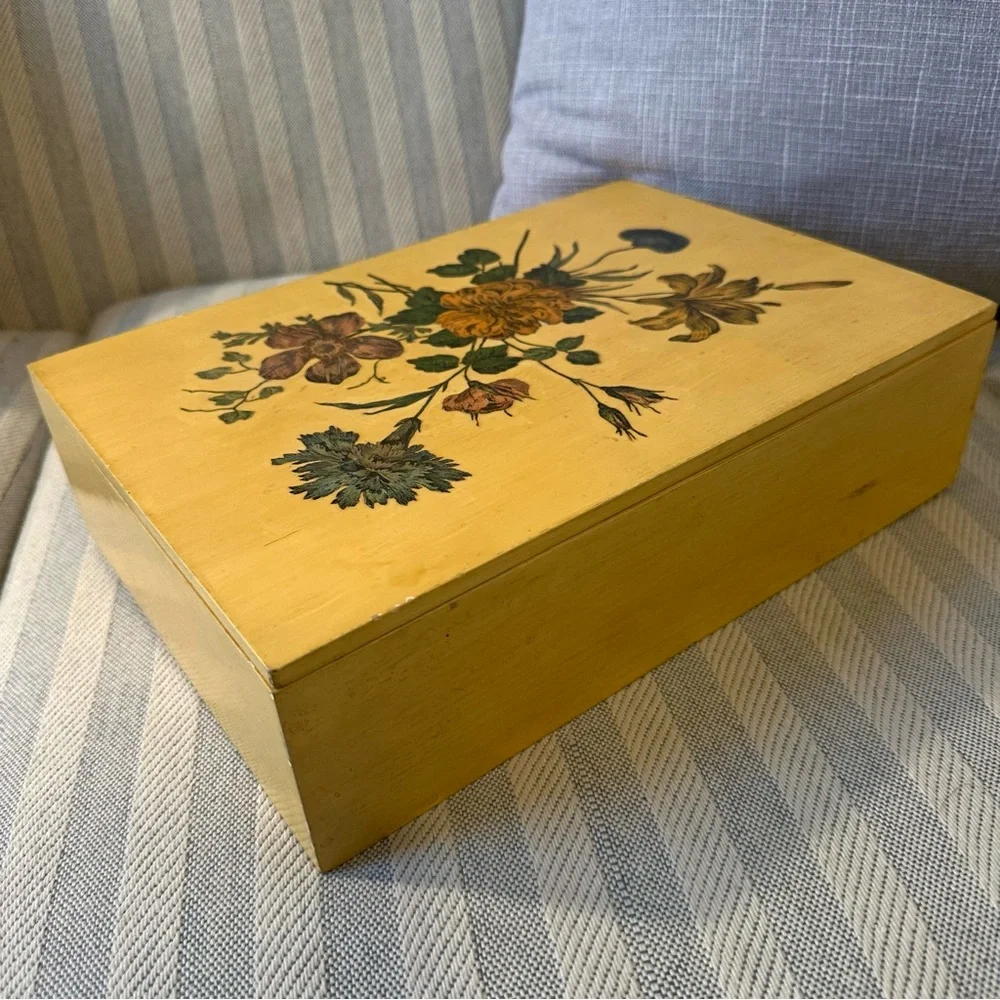 Floral Design Decoupage Box